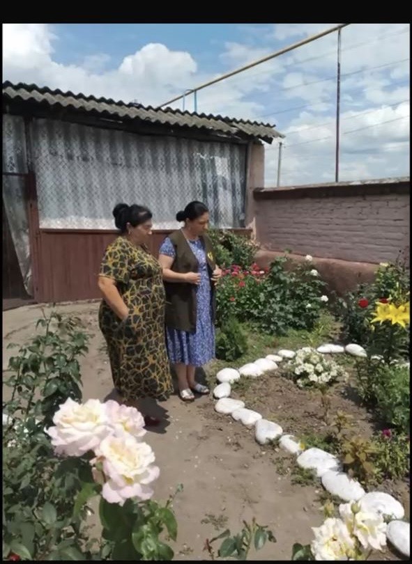 Участники клуба «Душевные встречи» и выращивание цветов Участники клуба «Душевные встречи» и выращивание цветов